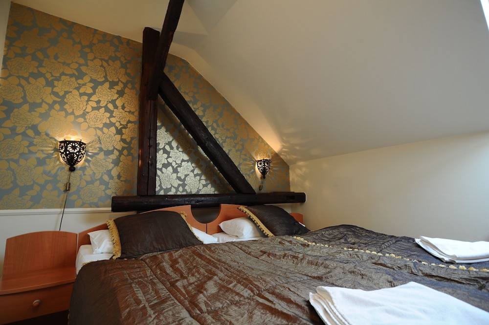 Economy Loft, 2 Twin Beds photo 3