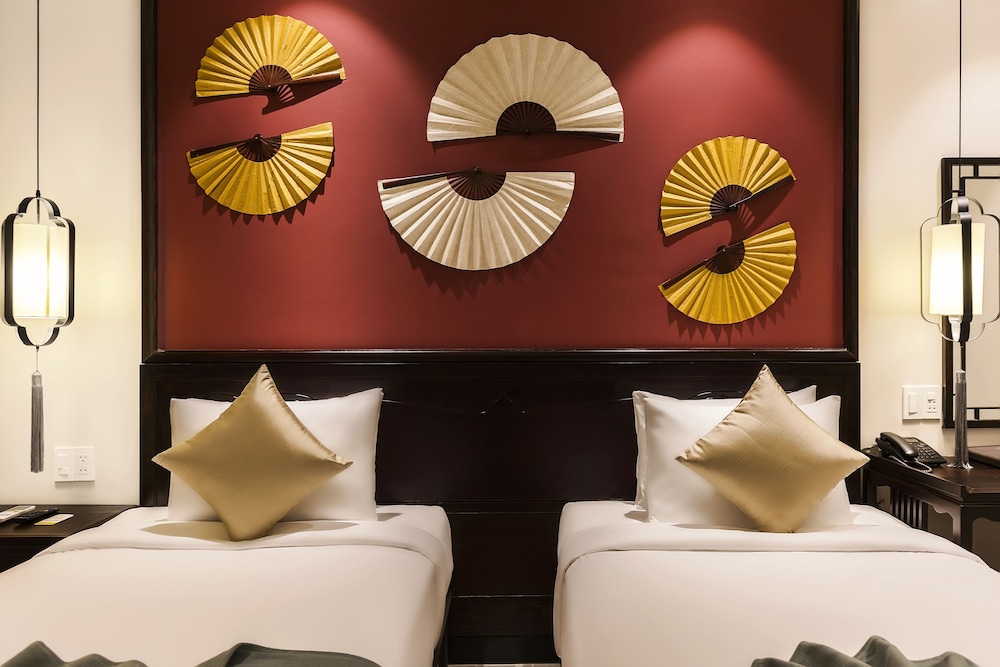 Deluxe Twin Room (Garden View or City View) photo 3