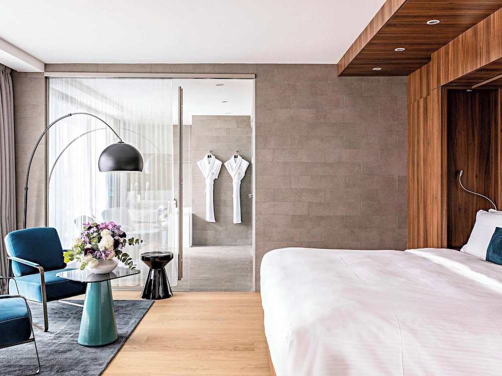 Luxury Penthouse, 1 King Bed with Sofa bed