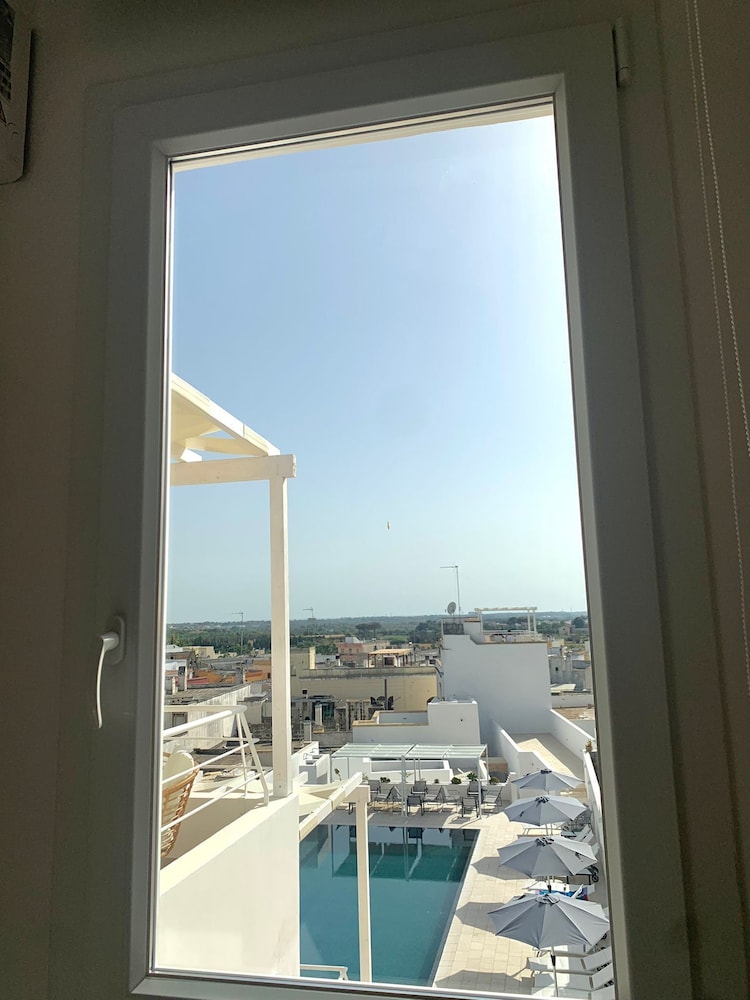 Superior Room, 1 Double Bed, Non Smoking, Pool View (Azalea)
