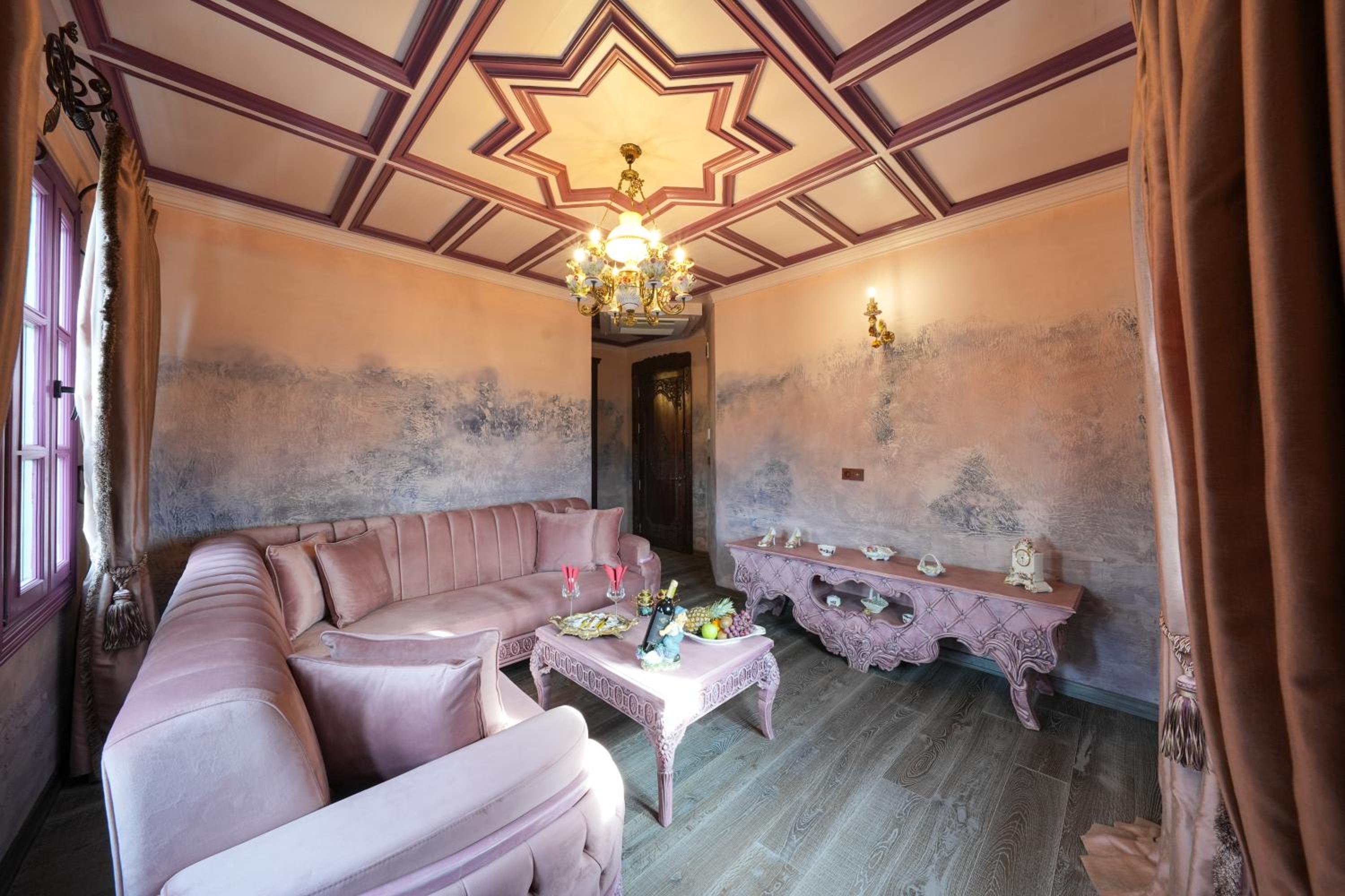 Queen Suite with Sea View - Photo 13