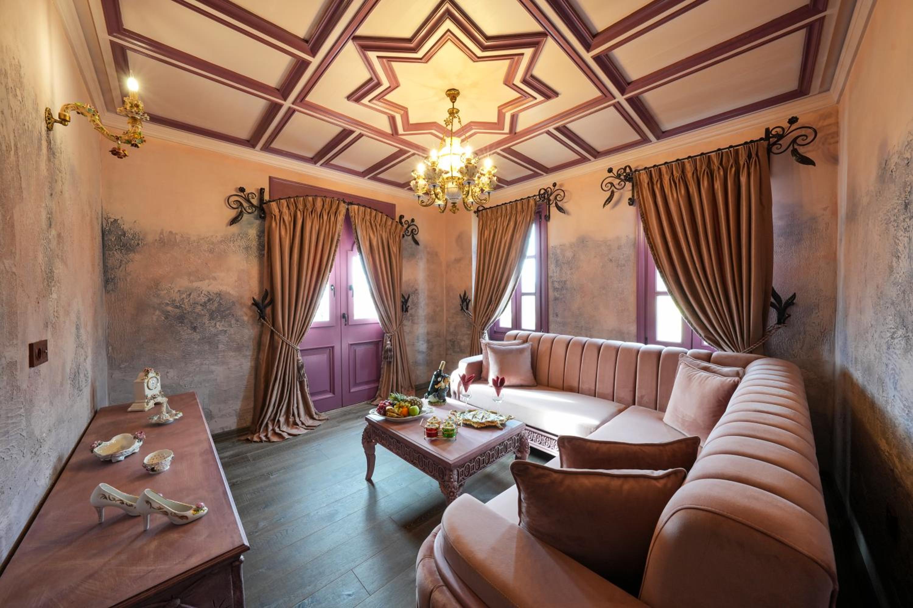 Queen Suite with Sea View - Photo 11