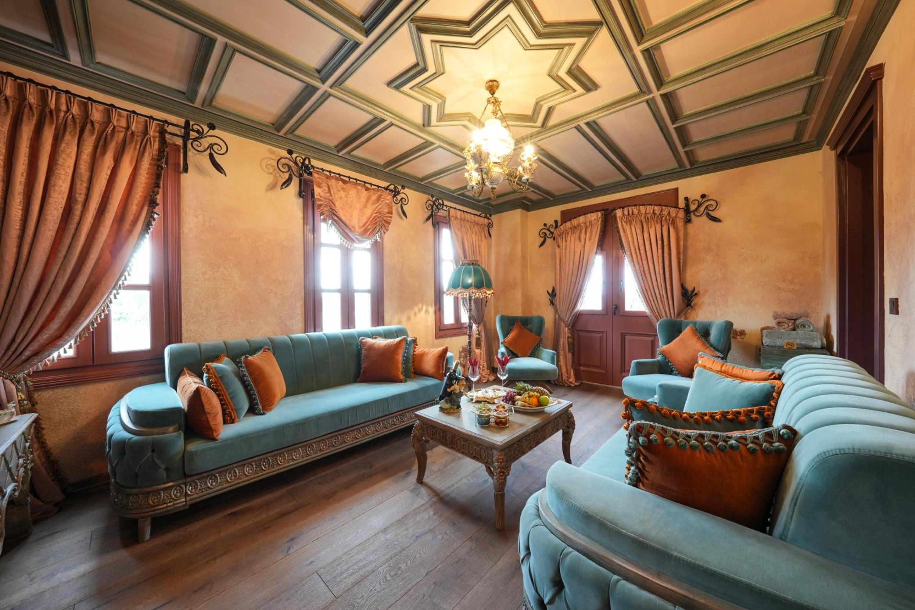 Queen Suite with Sea View - Photo 9
