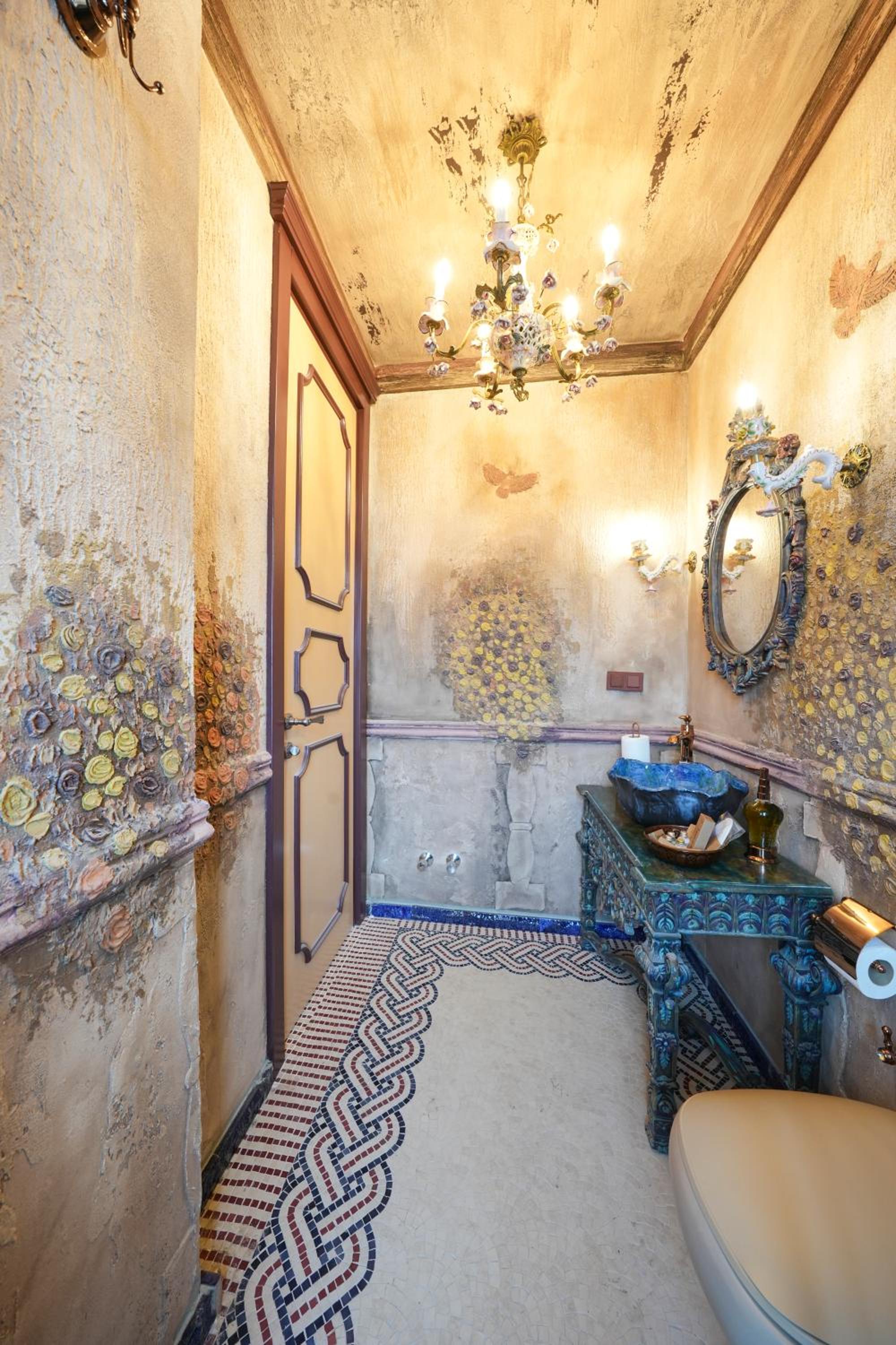 Queen Suite with Sea View - Photo 4