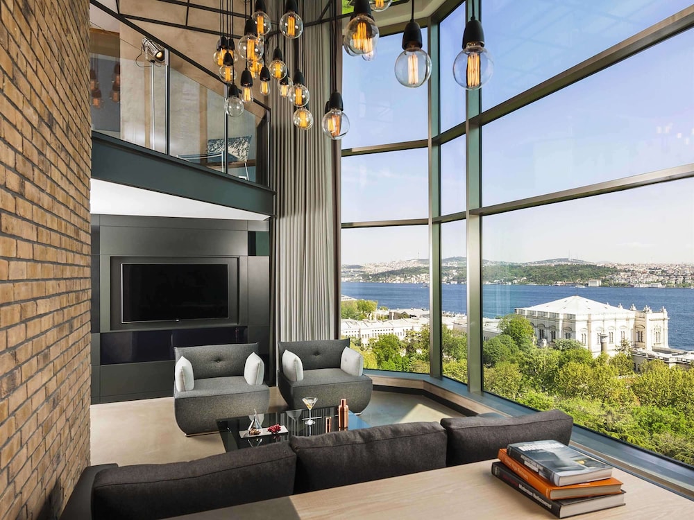Signature Loft, 1 Double Bed, Corner with executive lounge access