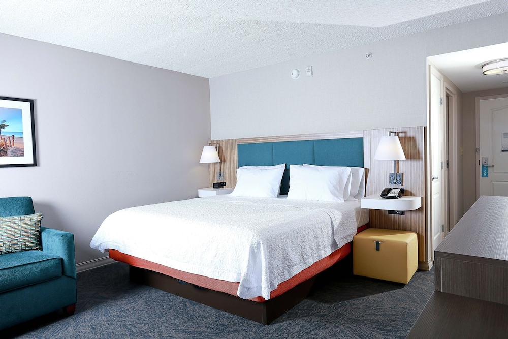 Suite, 1 King Bed, Accessible, Non Smoking - Photo 3