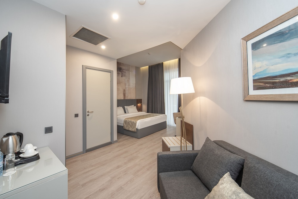 Premium Room, Multiple Beds, Non Smoking, Balcony (Chamber) photo 2