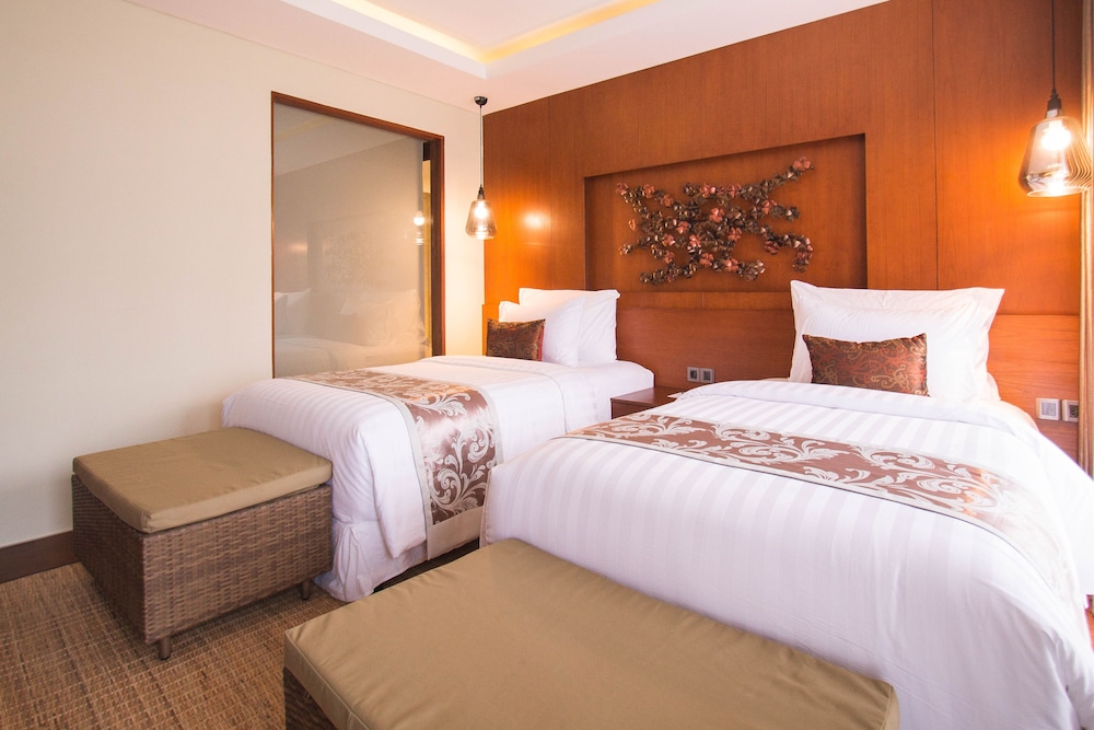 Deluxe 2 Bedroom Residence with Ocean View - Photo 4