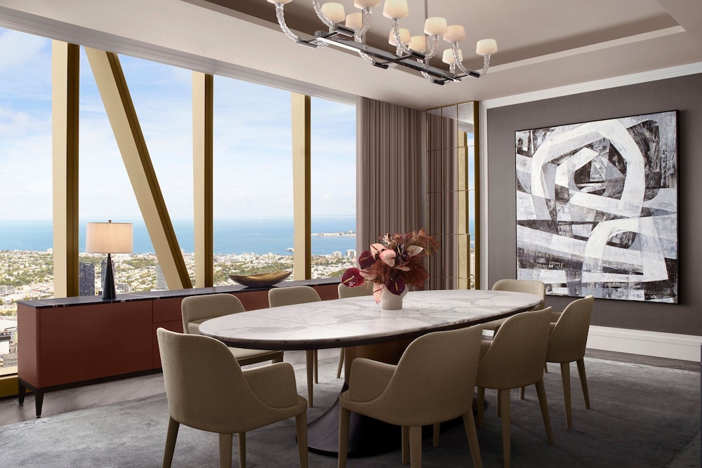 1 Bedroom King Suite with Bay Views