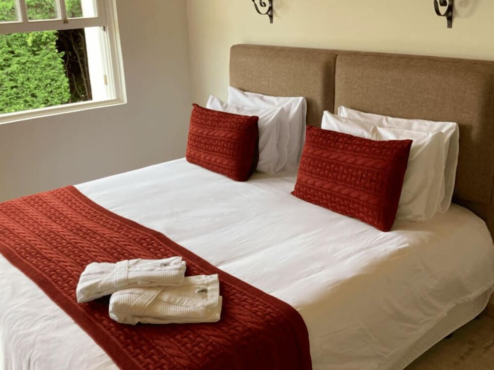Available room thumbnail 6