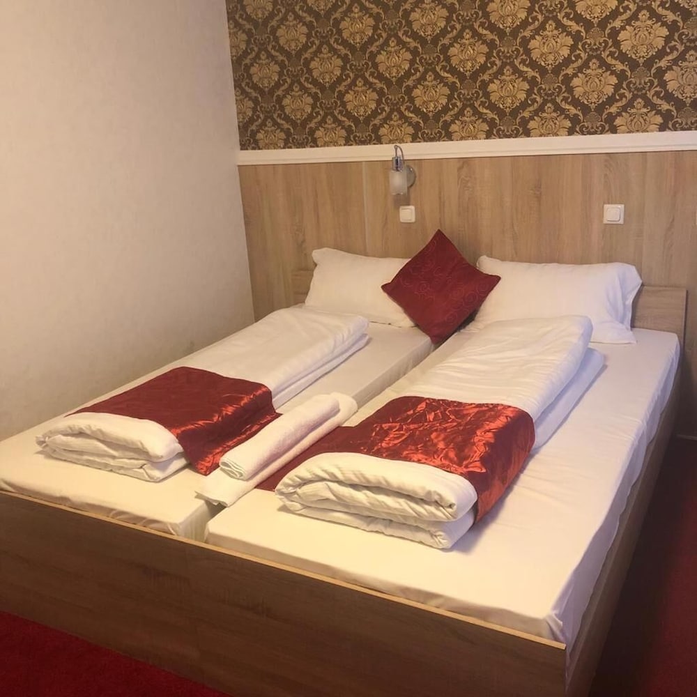 Double Room - Photo 2