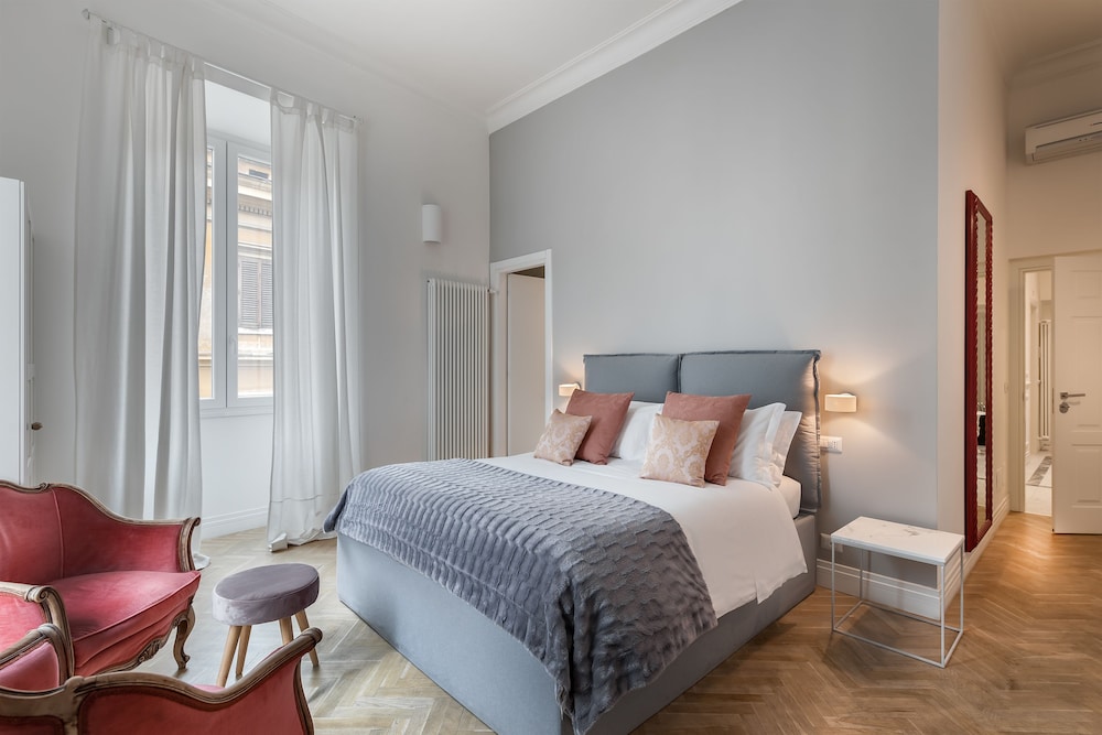Deluxe Suite, City View photo 2