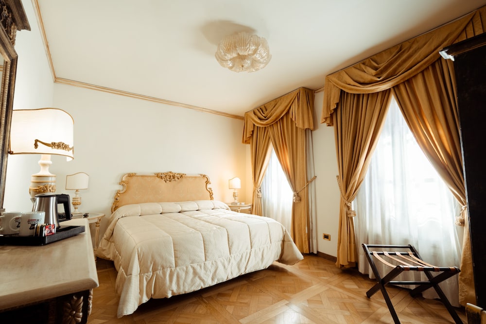Standard Double Room - Photo 19