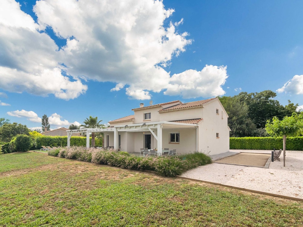 Classic Villa, 3 Bedrooms photo 3