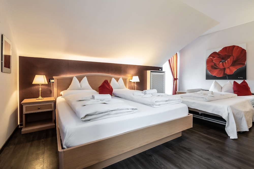 Standard Triple Room, Mountain View photo 3