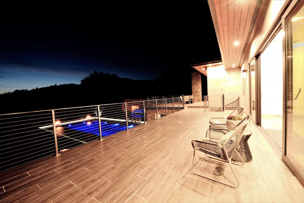 Villa, Multiple Beds (LX1a: Luxury Contemporary Villa in Th) photo 3