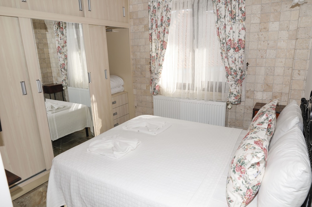 Basic Double Room photo 1