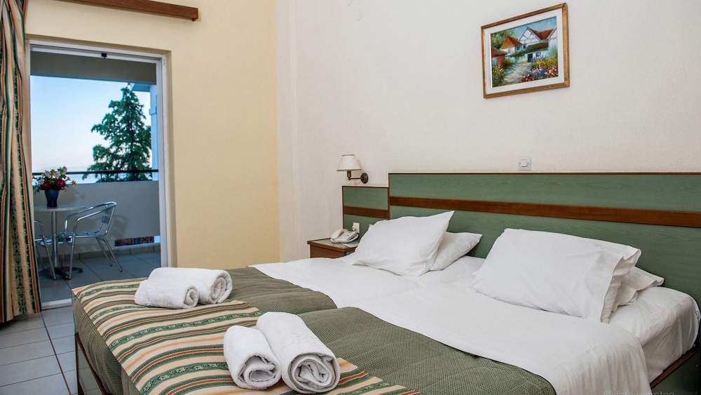 Double or Twin Room, Partial Sea View - Photo 7