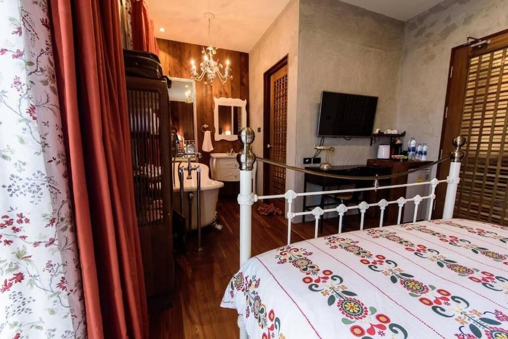 Junior Suite, Non Smoking, River View photo 3