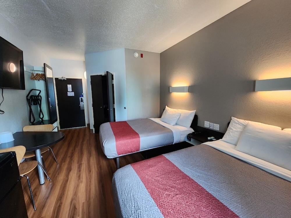 Standard Room, 2 Double Beds, Non Smoking, Refrigerator & Microwave