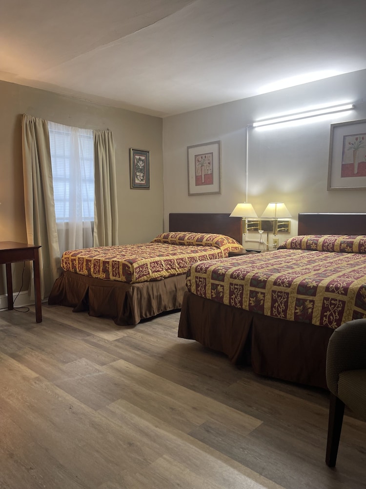 Basic Double Room photo 1