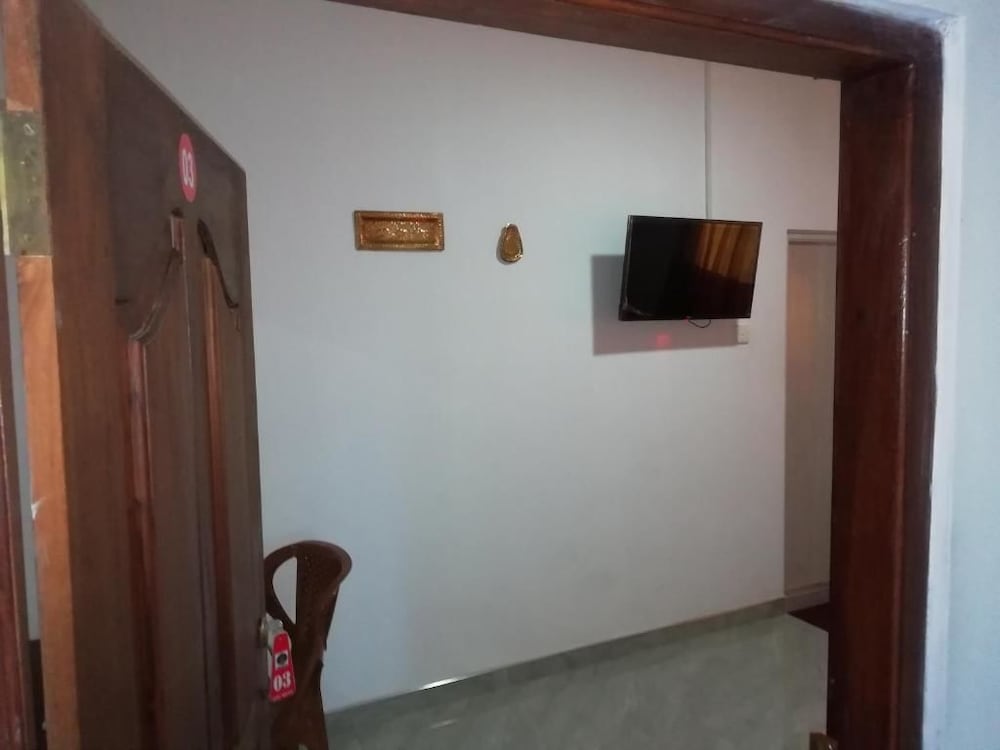 Family Room (AC) photo 1