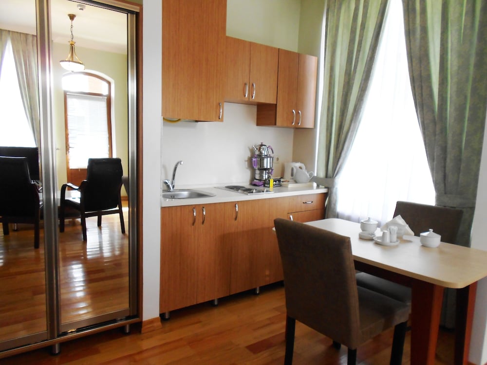 Basic Villa photo 3