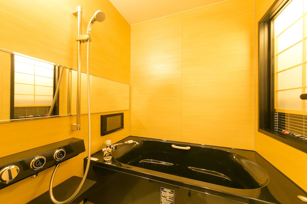 Traditional Room, Non Smoking, Private Bathroom photo 3