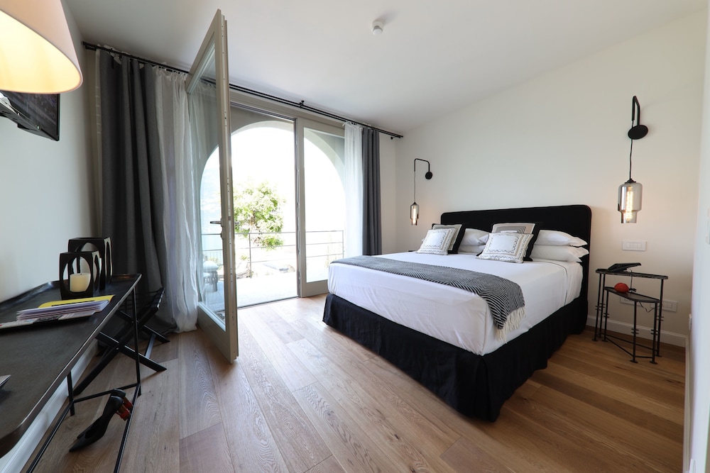Double Room (Darsena) Lower Floor of the Villa