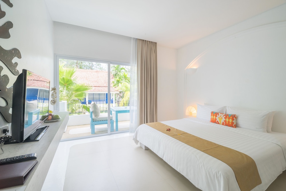 Deluxe Room - Photo 5
