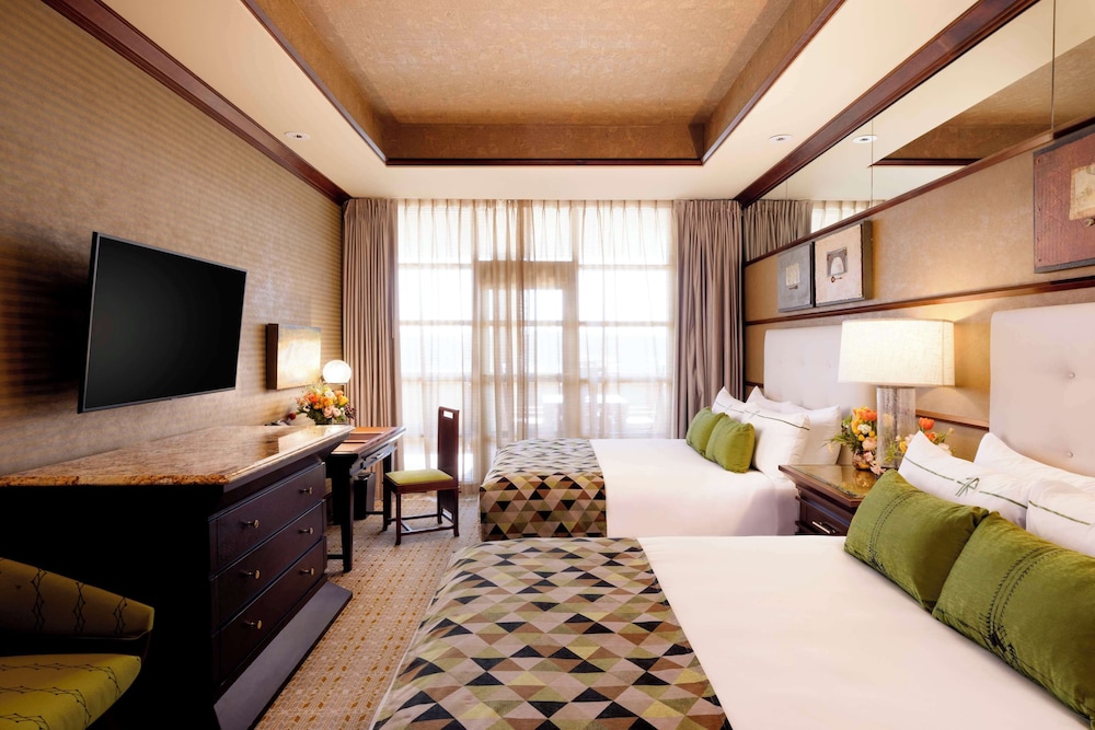Falling Rock Double Suite