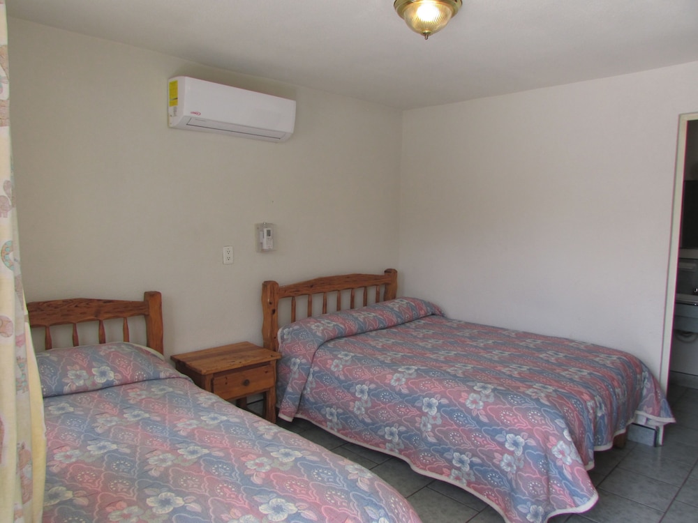 Basic Room, 1 Double Bed photo 3