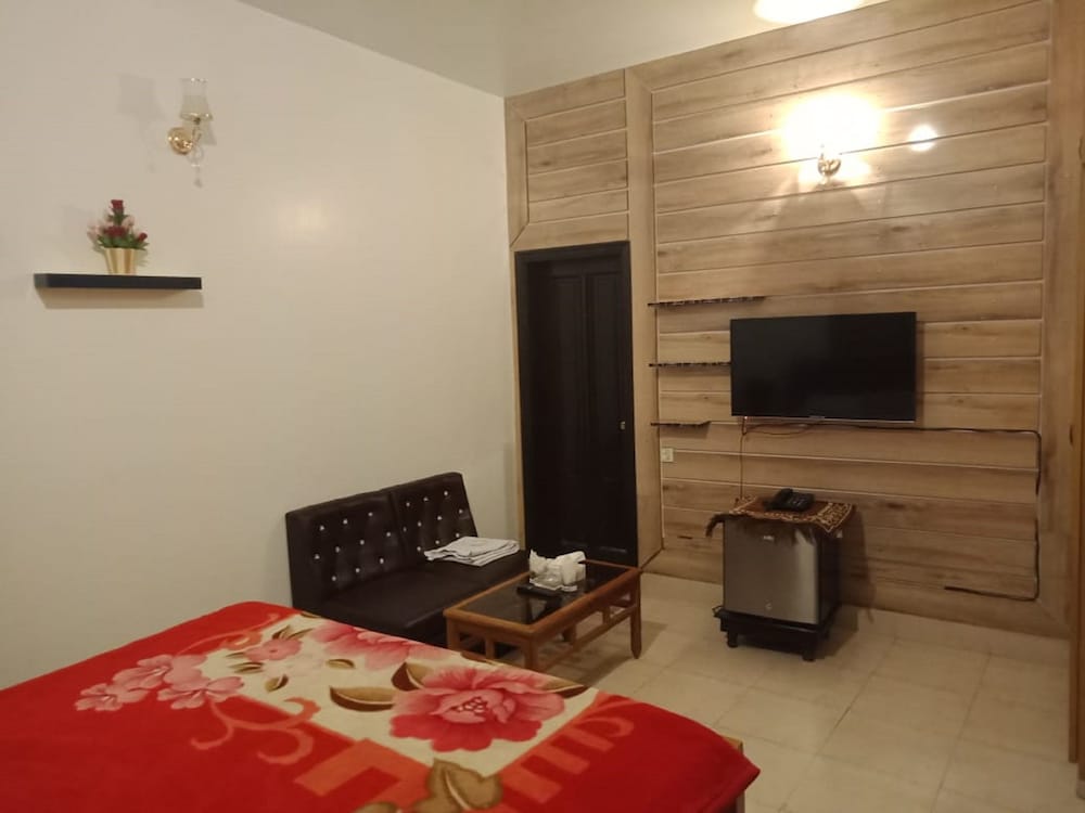 Standard Double Room photo 3