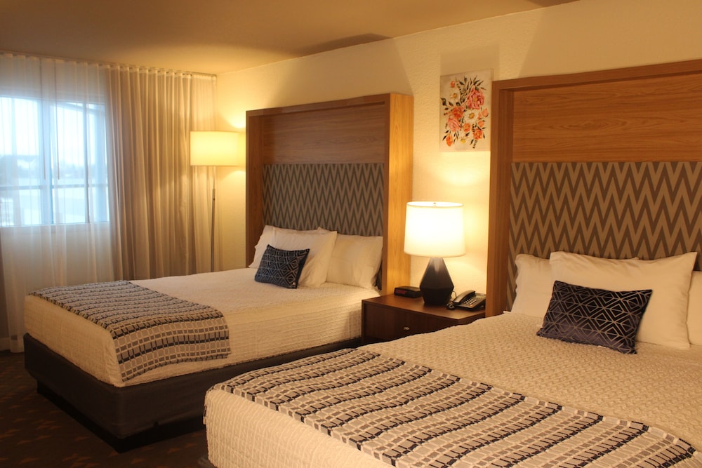 Room, 2 Queen Beds, Non Smoking photo 1