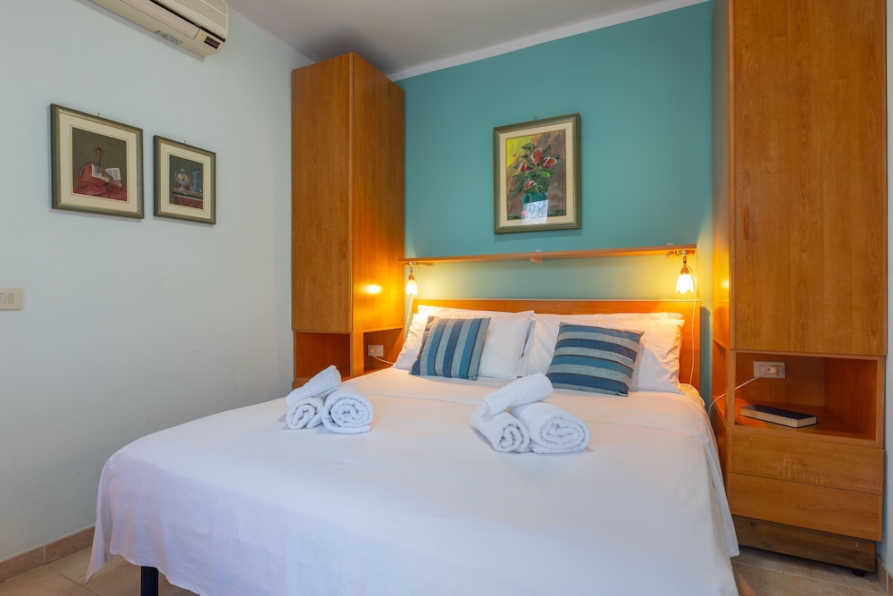 Economy Double Room photo 1