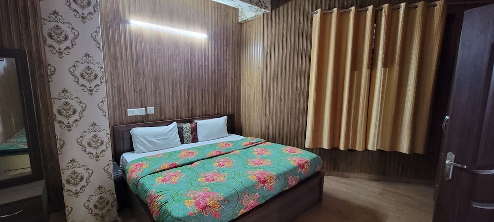 Casa Arhan Luxury 4BHK Penthouse| Valley