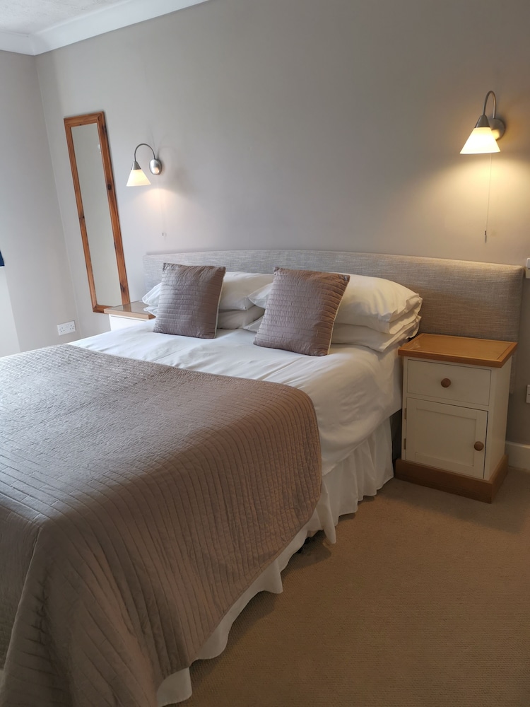Standard Double Room, Accessible, Ensuite - Photo 3