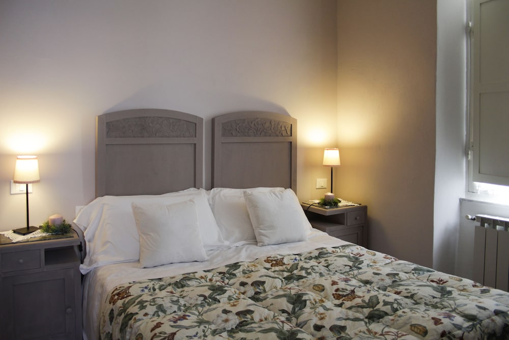 Double Room - Photo 7