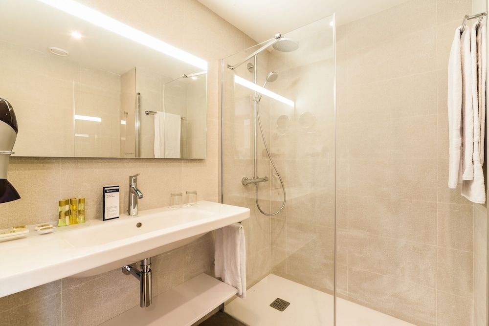 Double Room, Balcony (3 adults) - Photo 9