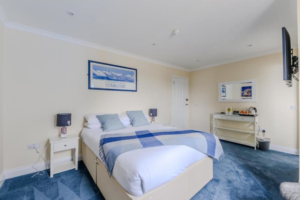 Double Room (Loch View) photo 1