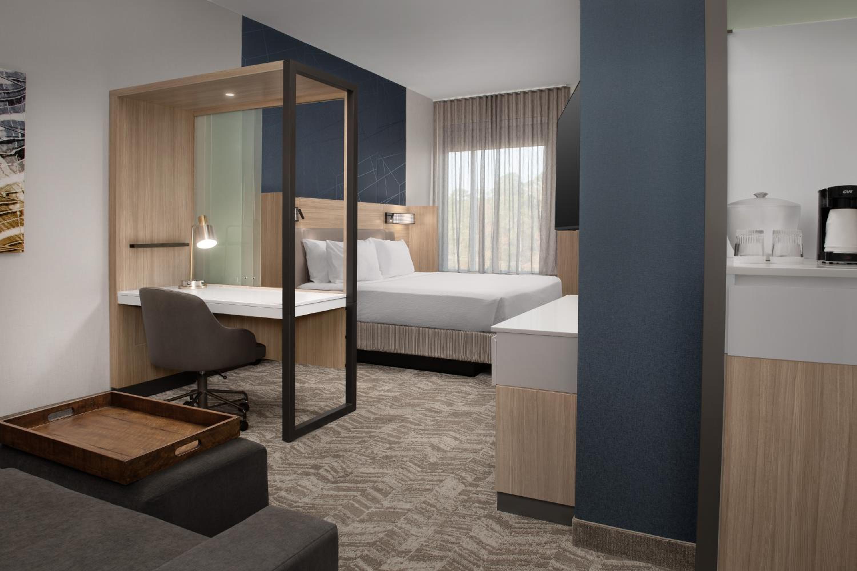 King Suite with Trundle Bed - Photo 6