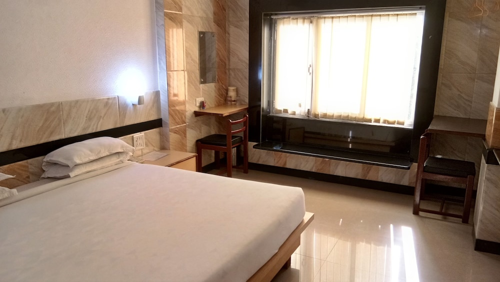 Luxury Suite, 1 King Bed photo 3