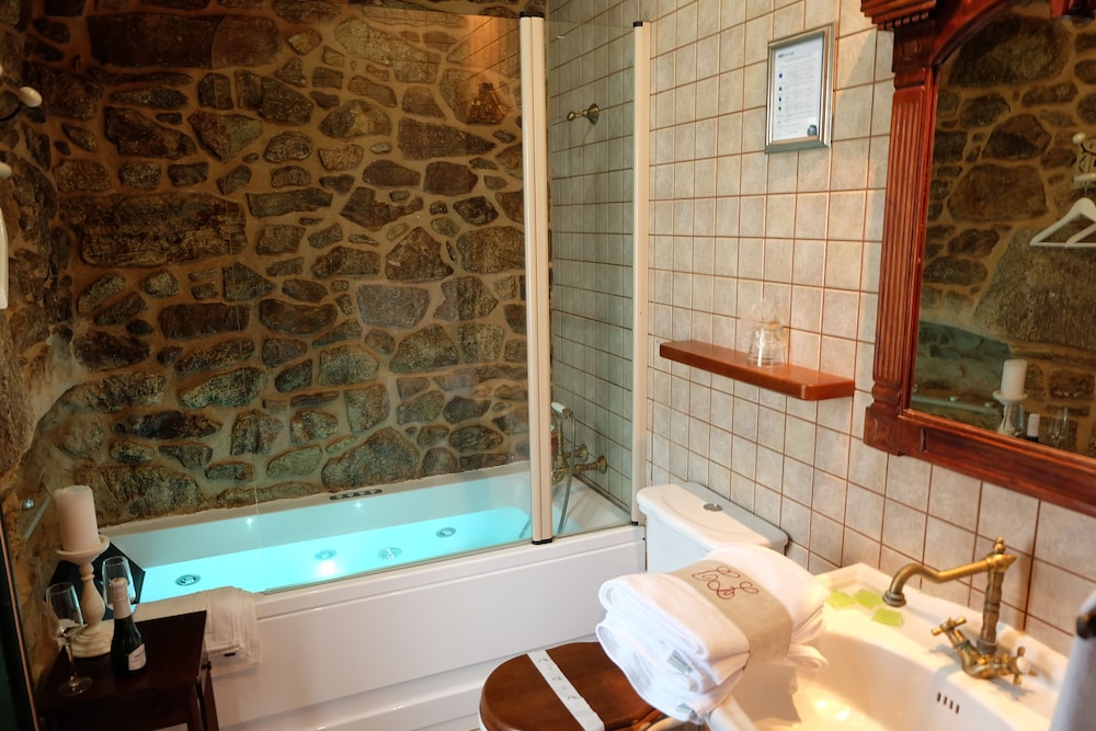 Superior Studio Suite, 1 Queen Bed, Garden View photo 2