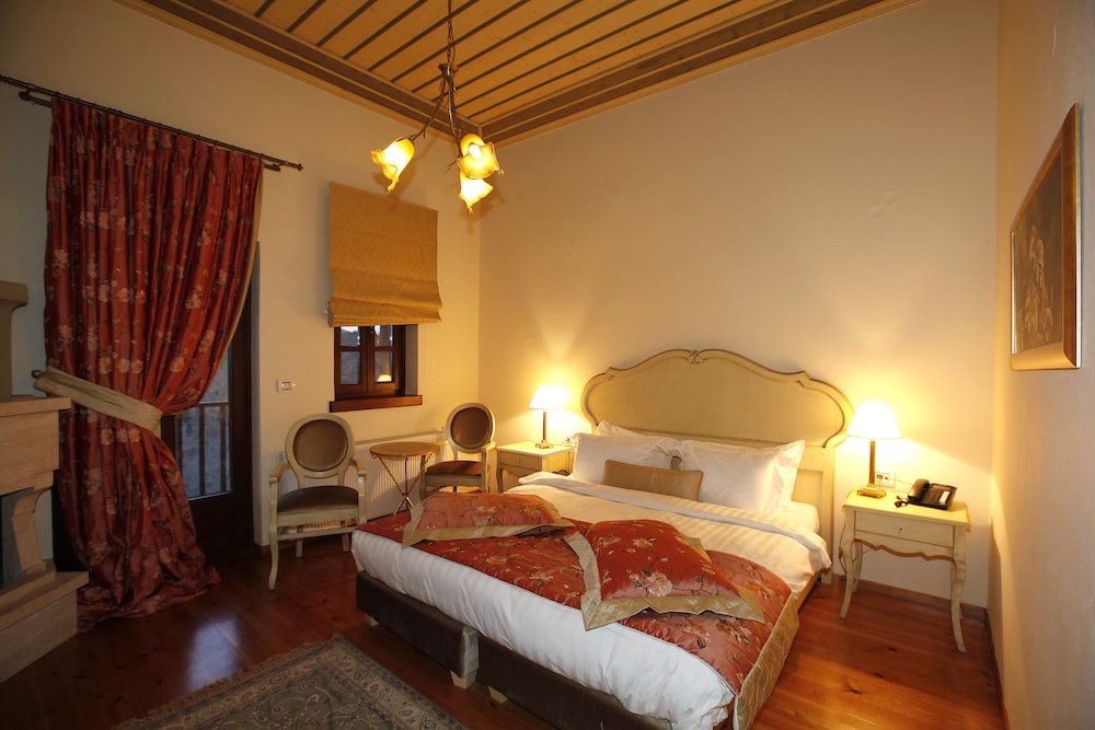 Superior Double Room, Mountain View photo 3