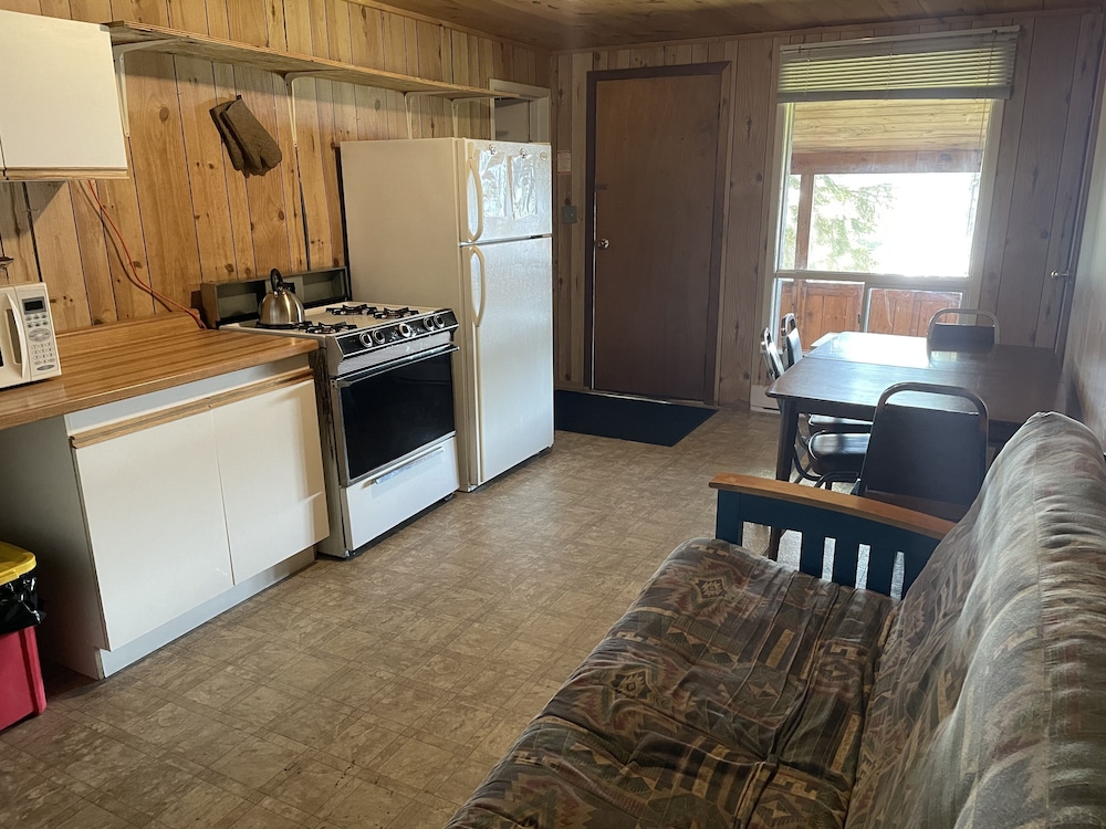 Cabin, 2 Bedrooms, Lake View photo 3
