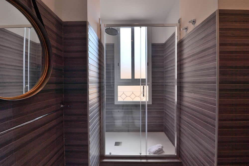Deluxe Suite photo 2