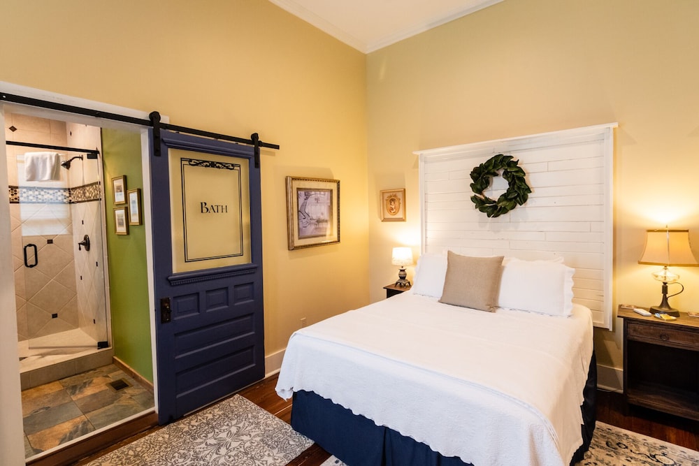 Deluxe Room, 2 Queen Beds, Non Smoking photo 2
