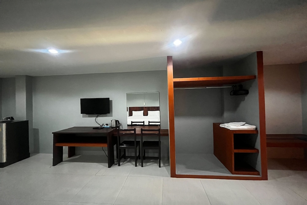 Standard Double Room, City View - Photo 13