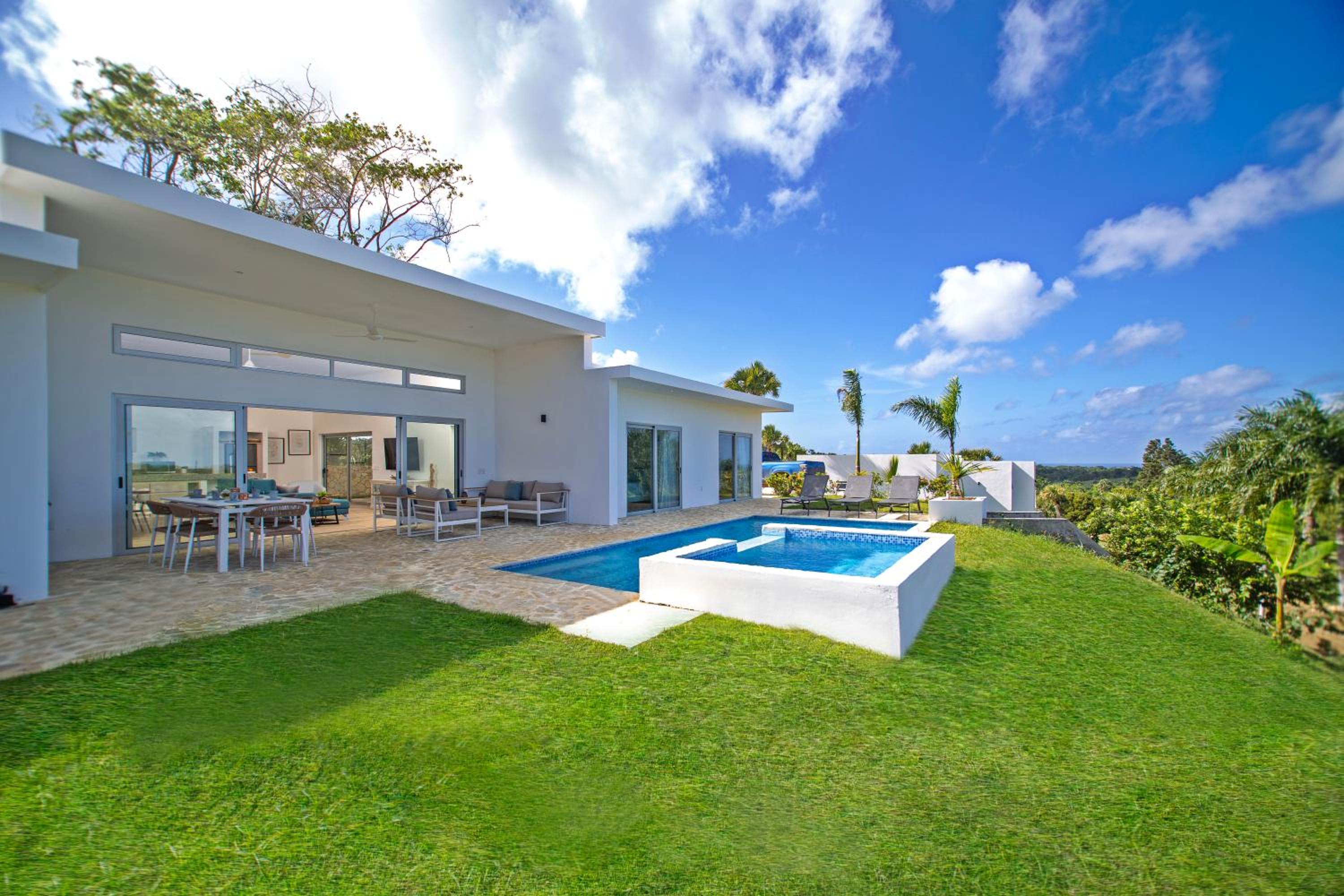 Deluxe Villa photo 2