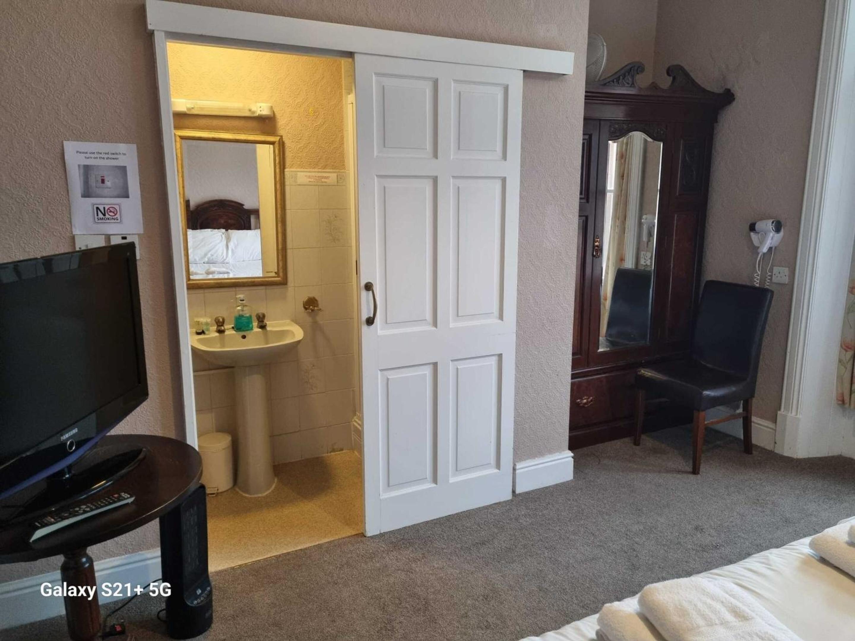 Standard Family Of 3 Room photo 3